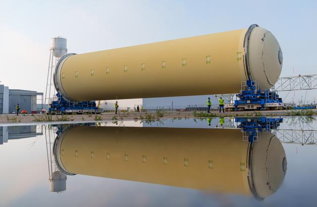 NASA image: Artemis III Liquid Hydrogen Tank moves into Final Assembly